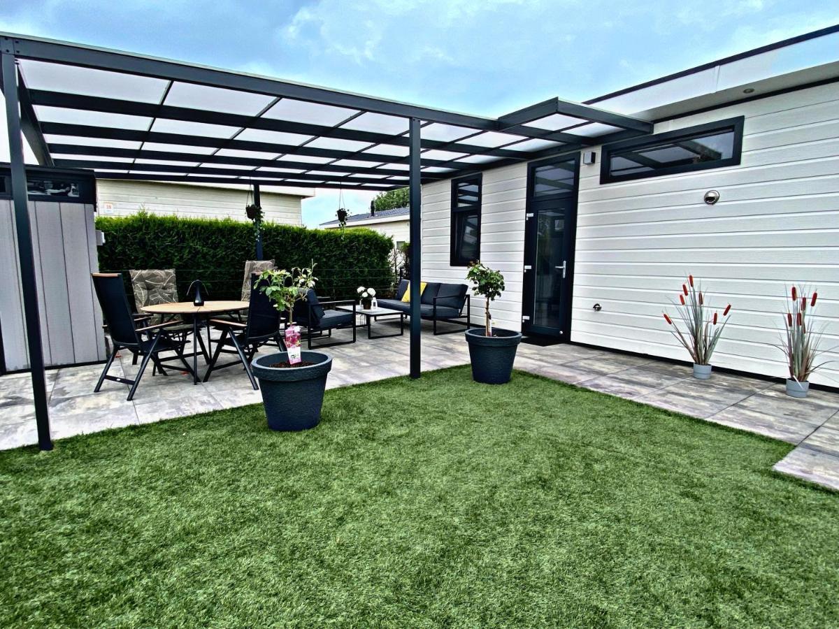 Ferienhaus Luxchalet #Vaju Lathum# Am See, Strand, Pool, Nationalpark Eksteriør bilde